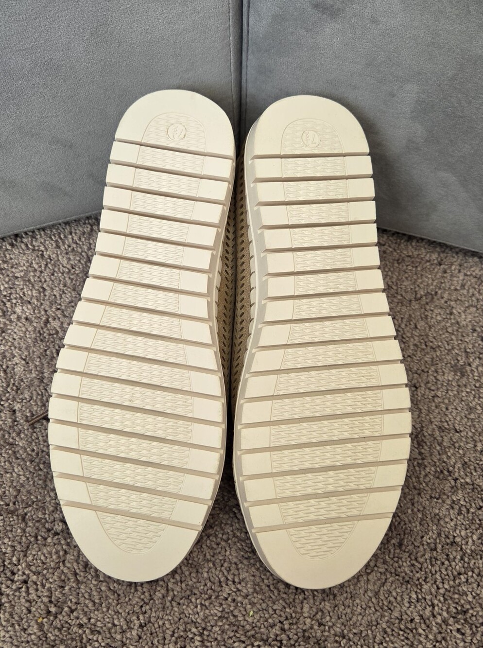 easy street Taupe/Beige "Brodie" Perforated Lace-Up Sneakers, Sz7.5, NWOT - Picture 4 of 4